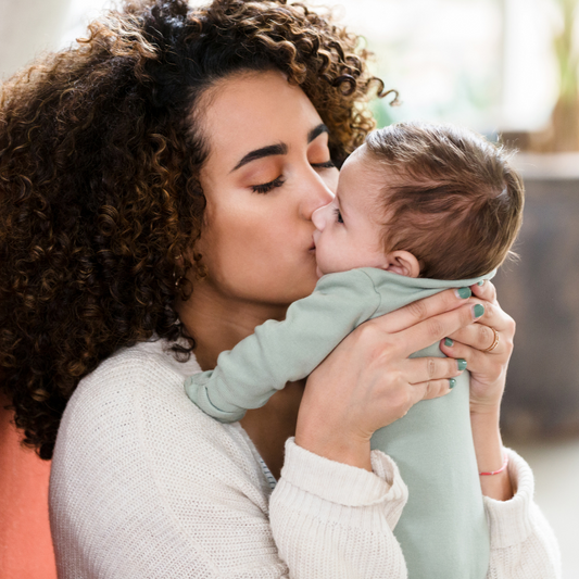 🤱 The Power of Touch: Why Skin-to-Skin Contact Matters for Your Newborn